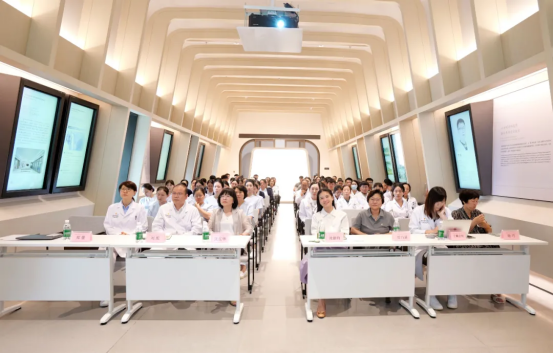 颖奕国际医疗四大专病中心揭牌仪式圆满举行，开启健康服务新篇章！