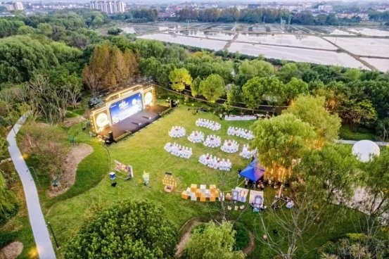 月满洛漾，礼赞团圆！兔宝宝中秋品牌节传递家的温度