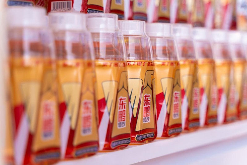 资本赋能出海！东鹏饮料港股IPO铸就中国功能饮料全球化里程碑