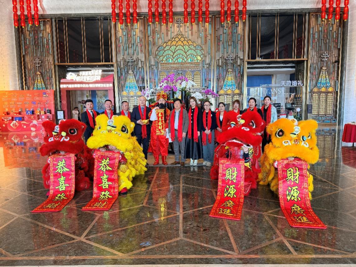 金狮起舞聚祥瑞，继往开来启新程——2026哈尔滨万达文华酒店新春舞狮活动圆满举办