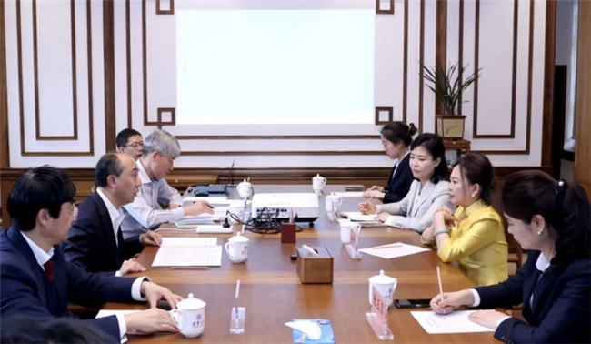 校企协同共筑双碳未来 党彦宝携宝丰集团深化清华产学研合作