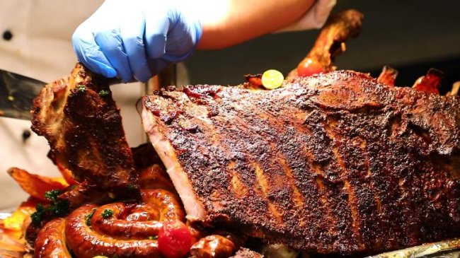 天津富力萬(wàn)達(dá)文華酒店呈現(xiàn) “海鮮烤肉”主題自助晚餐